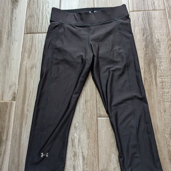 Under Armour Heat Gear Black Athletic Leggings Performance Compression Capris M - Picture 1 of 6